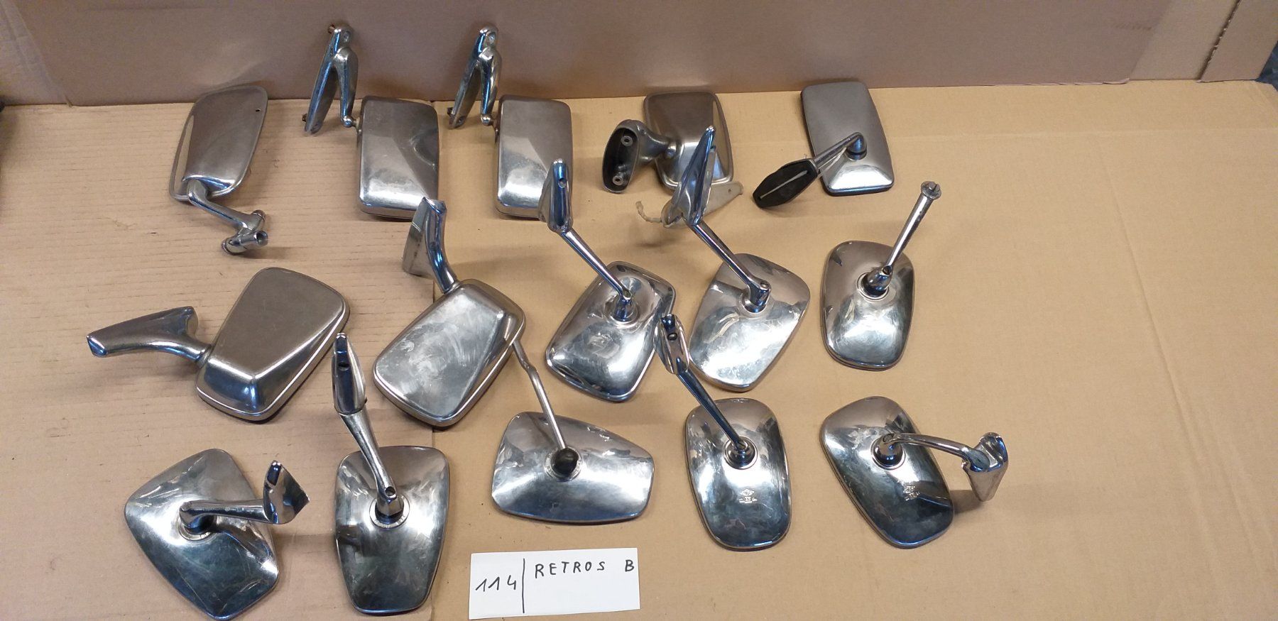 Tutti pezzi di ricambio auto: RETROVISEURS VOITURES OLDTIMER  1 Pc. A CHOIX sur env 60 Pc. – Usato da cortébert venduto da rlv 3