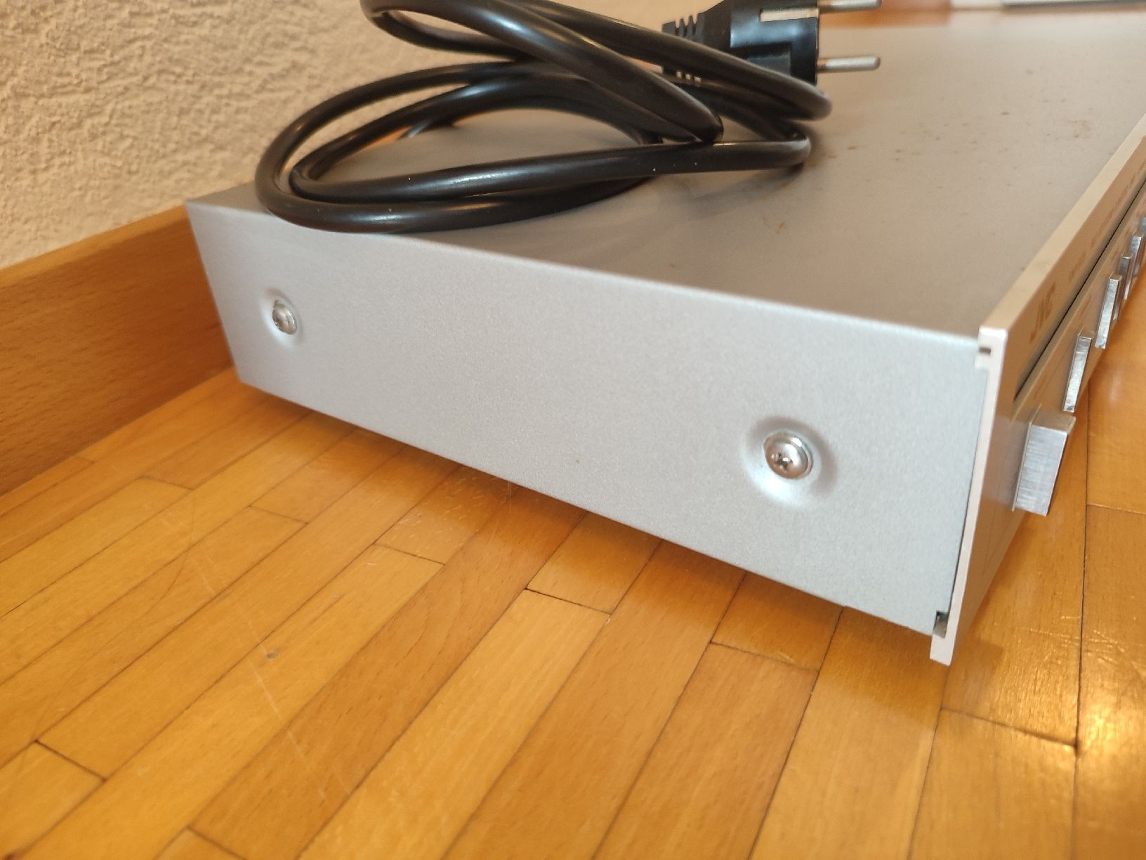 JVC Lettore multimediale & Streamer: JVC RM-505 ALL-SYSTEM CONTROL UNIT CENTRAL CONTROLLER  – Usato da Bougy-Villars venduto da Vogue 2