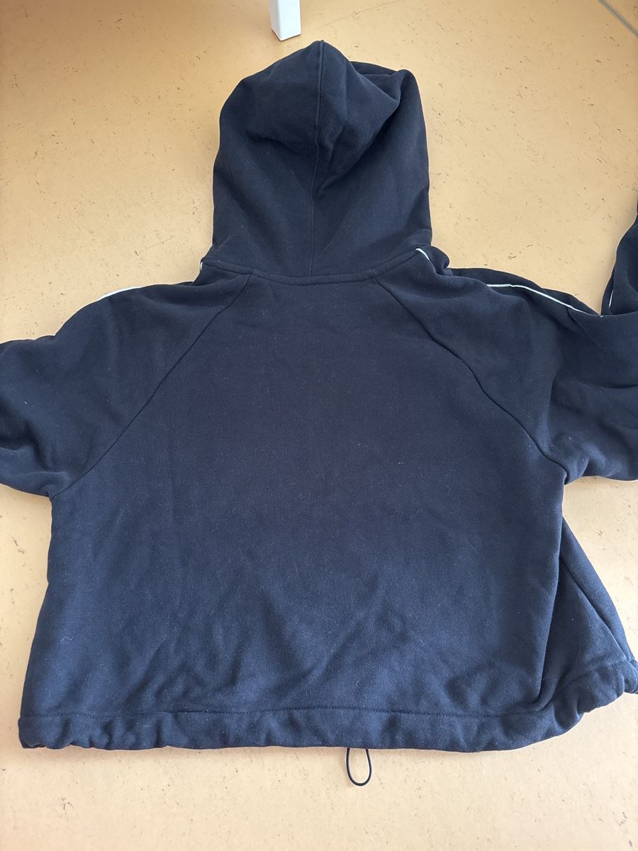 Levi's Lotti di vestiti: Levi's Shorts & Hoodie im Set – Usato da Zürich venduto da del_gdm2 6