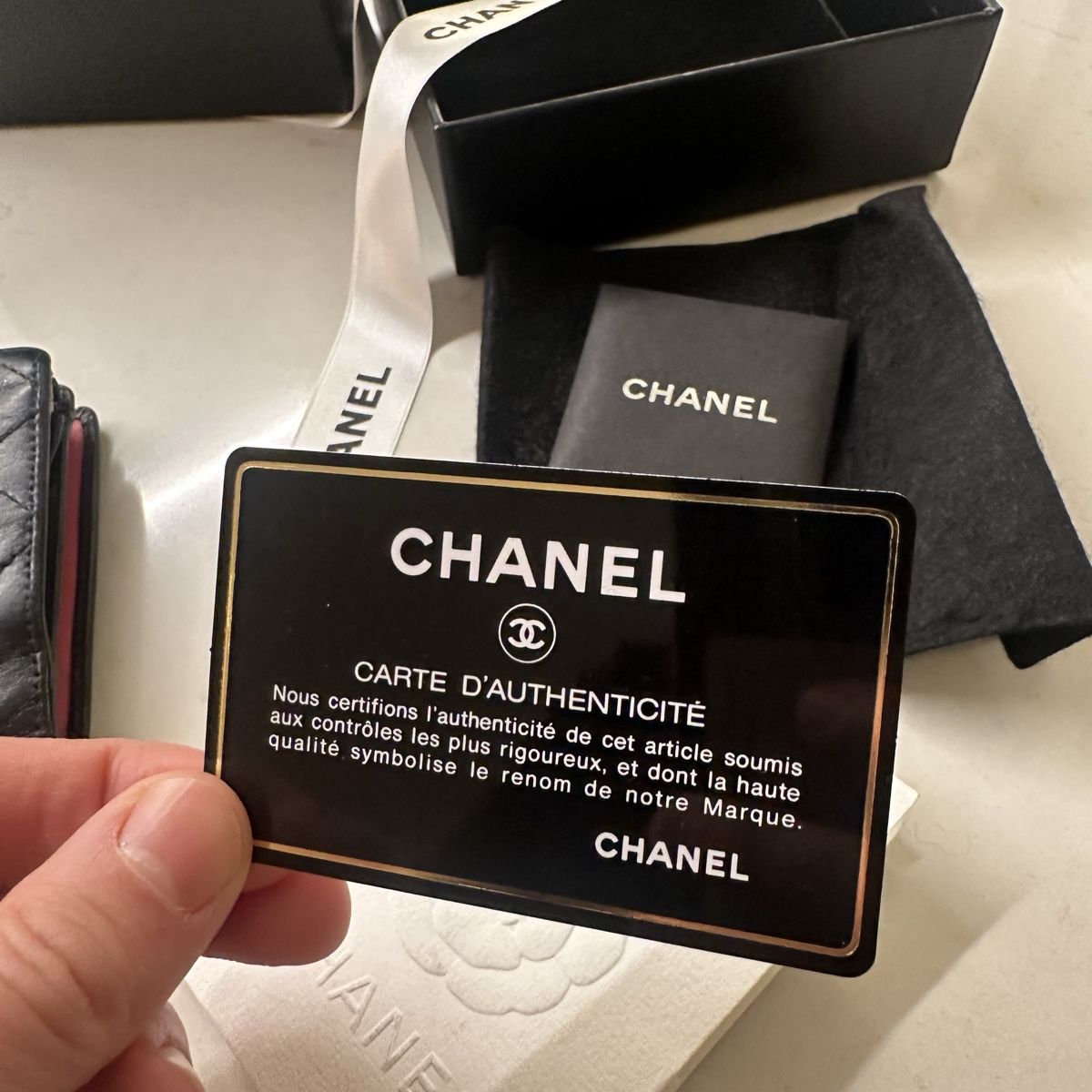 Chanel Portamonete: Chanel Black Caviar Leather Wallet (2004) – Usato da Zürich venduto da OldtownShop 5