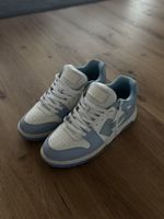 Off White out of office
