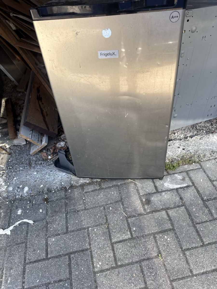 Frigoriferi: Kühlschrank 55 ch b 75 ch h – Usato da Ringgenberg BE venduto da Tabitha80