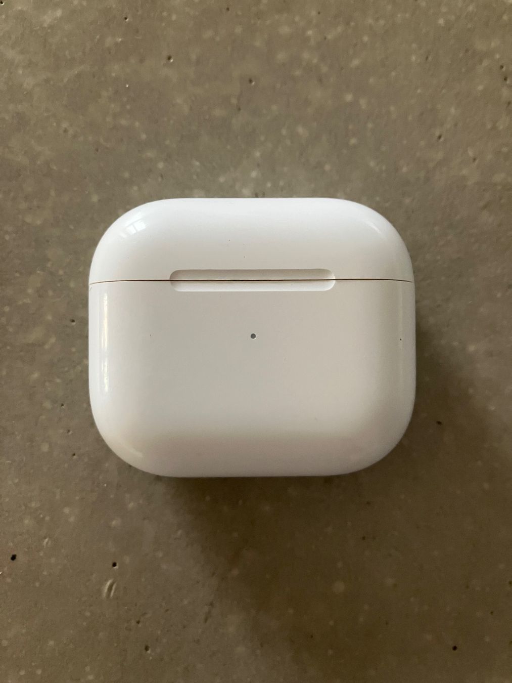 Apple Casques audio: Apple AirPods 3 Case – D'occasion à Lausanne par mr.v 1