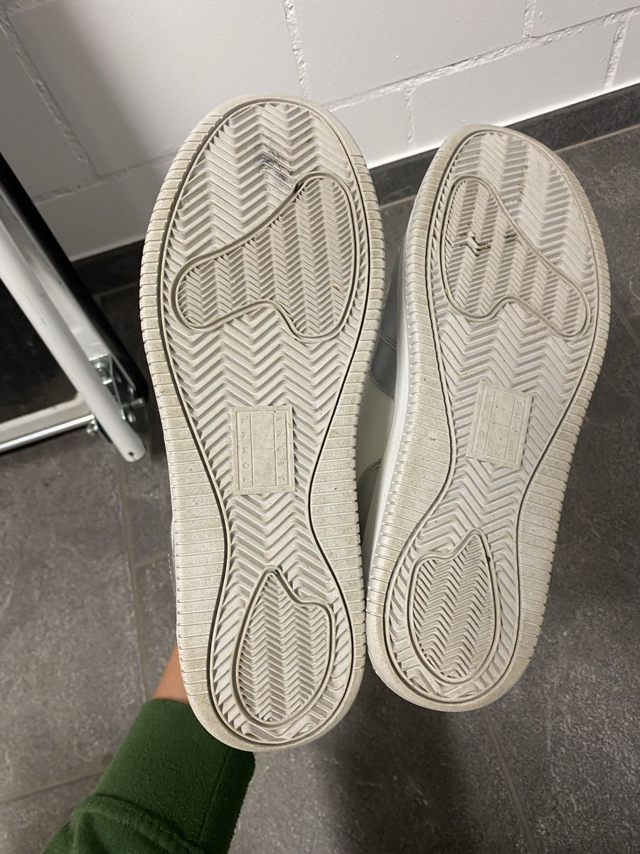 Damenschuhe: Tommy Hilfiger Sneaker 42 – Gebraucht aus Wohlen AG von bey_jcy5 6
