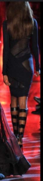 Vestiti: Alexandre Vauthier, robe noire – Usato da Genève venduto da dachaw 1