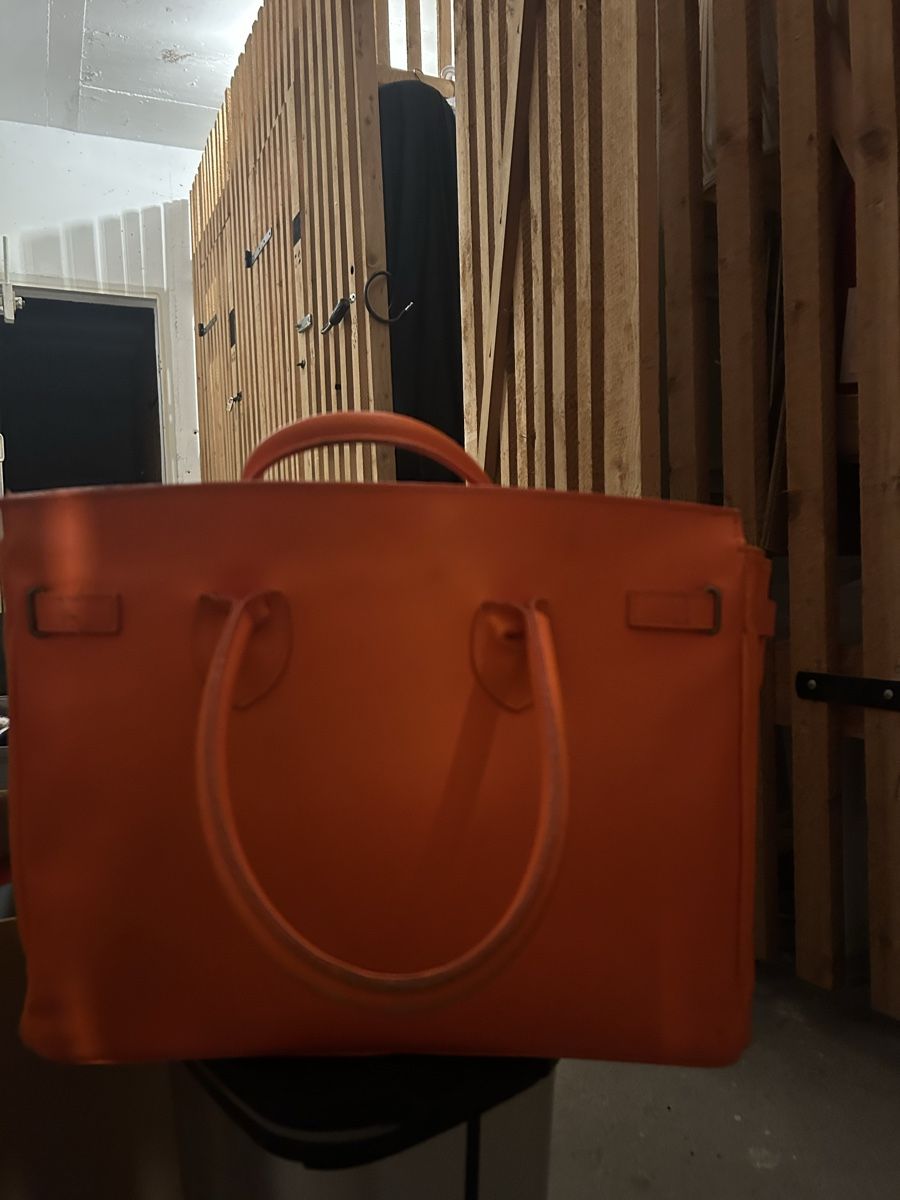 Borse: Bright Orange Designer Handbag - Perfect for Summer Accessor – Usato da Zürich venduto da sel_tvq7 1