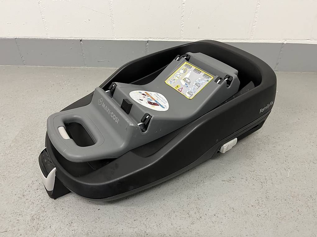 Maxi-Cosi Seggiolini per auto: Maxi Cosi Kindersitz inkl. IsoFix Basis – Usato da Birr venduto da Pascha810 1