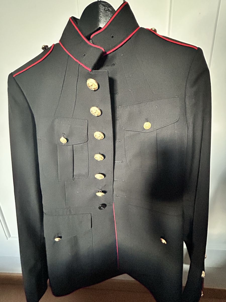 Uniformi: Authentic U.S Marine Corps USMC Parade Uniform – Nuovo (secondo la descrizione) da Biel/Bienne venduto da zit_v5yc 9