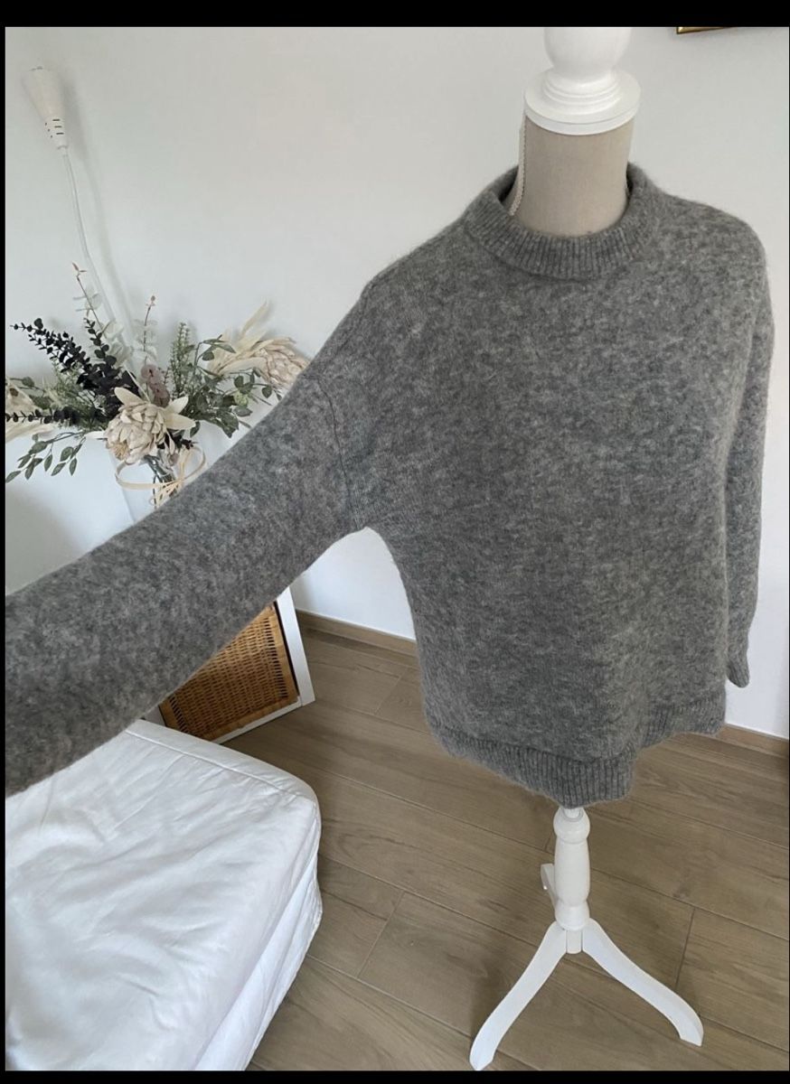 H&M Pullover & Sweatshirts: H&M pullover – Gebraucht aus Rapperswil SG von Hel_rpq5 1
