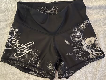 Anarchy Apparel Shorts XS, Totenkopf Blumen Muster, Top!