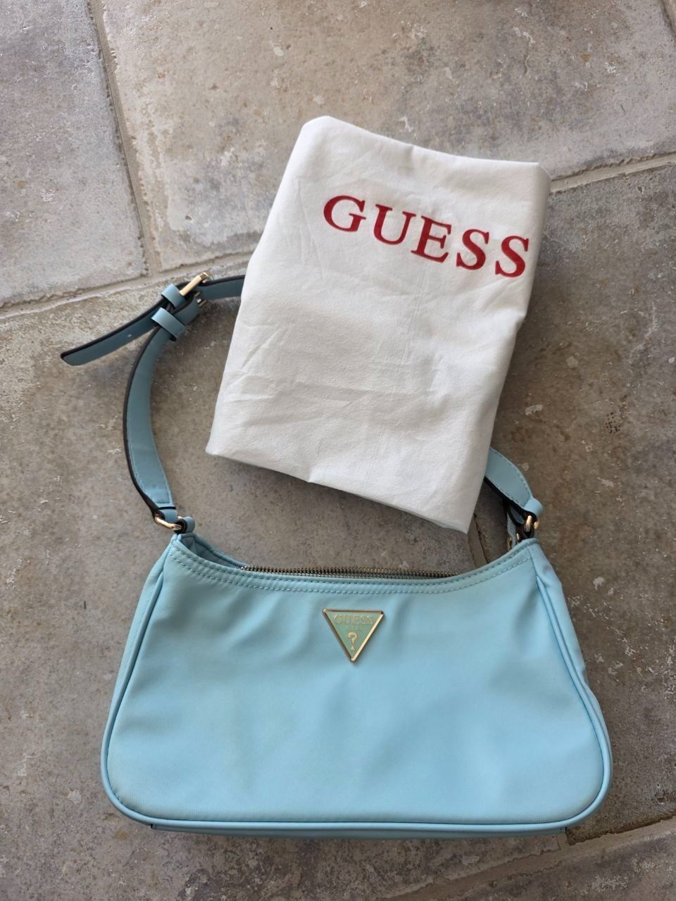 Guess Taschen für Damen: Coole Guess Tasche – Gebraucht aus Maur von Edsch 3