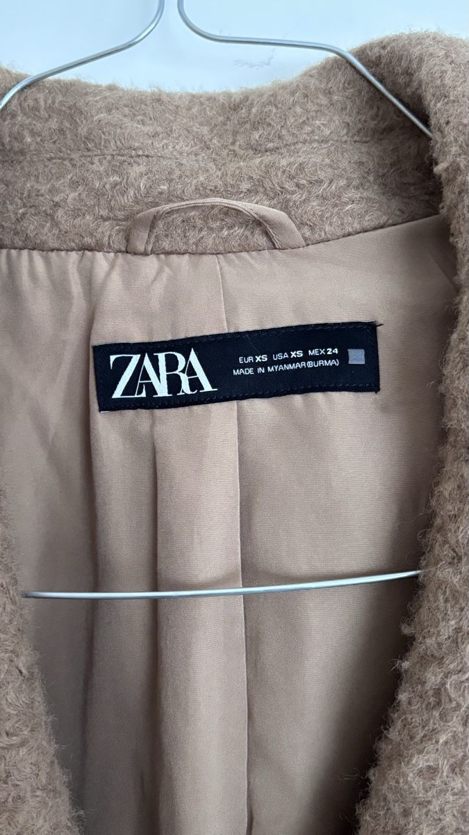 Zara Cappotti: Bouclé Mantel Zara – Usato da Zürich venduto da M.dxc 1