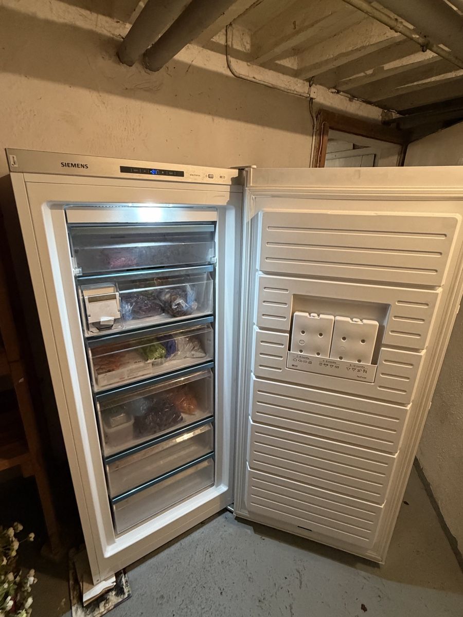 Gefrierschrank: Tiefkühlschrank  – Gebraucht aus Männedorf von leonardogreco 1