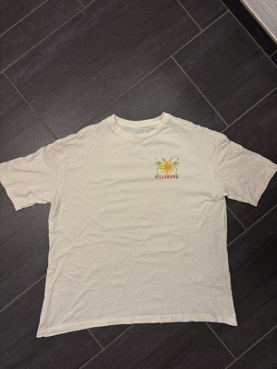 Billabong T-Shirts: Vintage Billabong T-Shirt M – Gebraucht aus Rümlang von svent 4