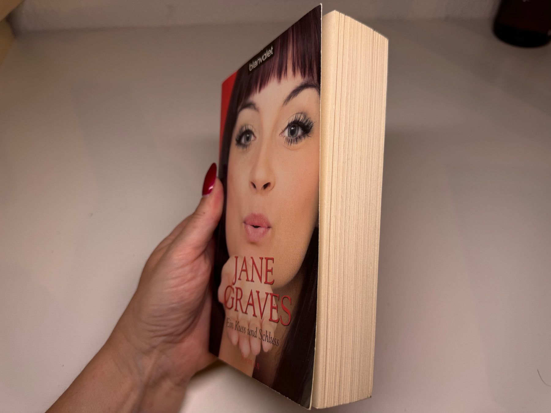 Libri: ROMAN: Jane Graves, Ein Kuss und Schluss – Usato da Grosswangen venduto da Deutsche_Romane 1