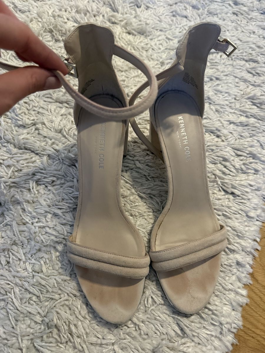 Scarpe da donna: Kenneth Cole Heels Beige – Usato da Luzern venduto da Itsclaire 1