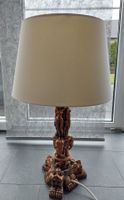 Grosse Lampe mit Messingfuss, Asiatisch