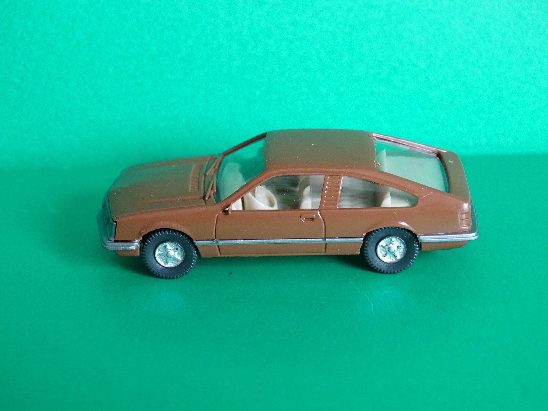 Wiking Modellini d'auto: Opel Monza von Wiking 1/87 – Usato da Bretzwil venduto da Meex 2