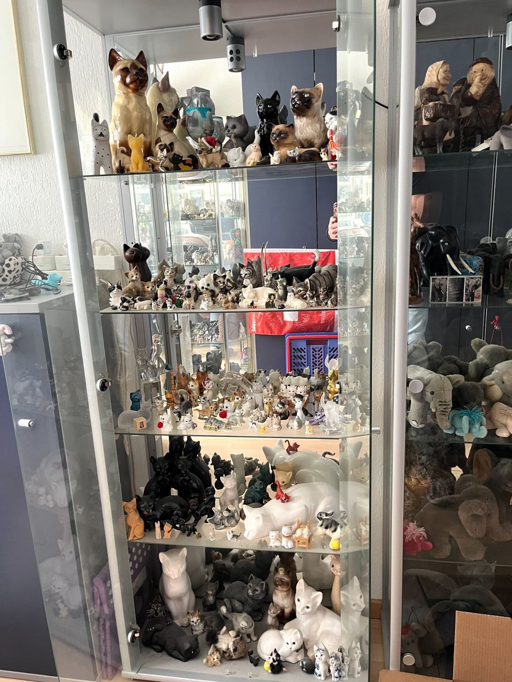Statuette: Sammlung Katzenfiguren (optional mit Vitrine) – Usato da Zürich venduto da Allrounders