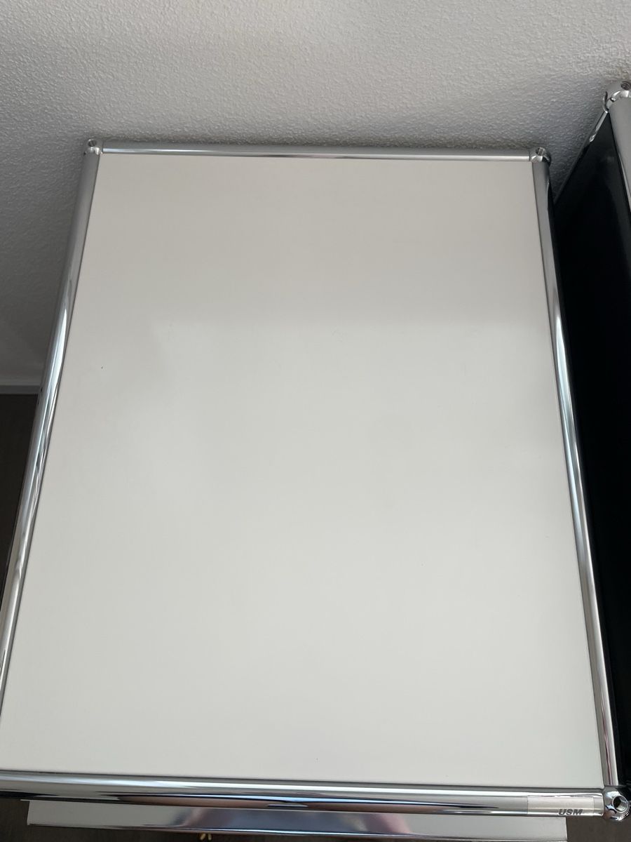 USM Banconi: USM Haller Rollcontainer weiss, 2 Schubladen – Usato da Uster venduto da klale03 2