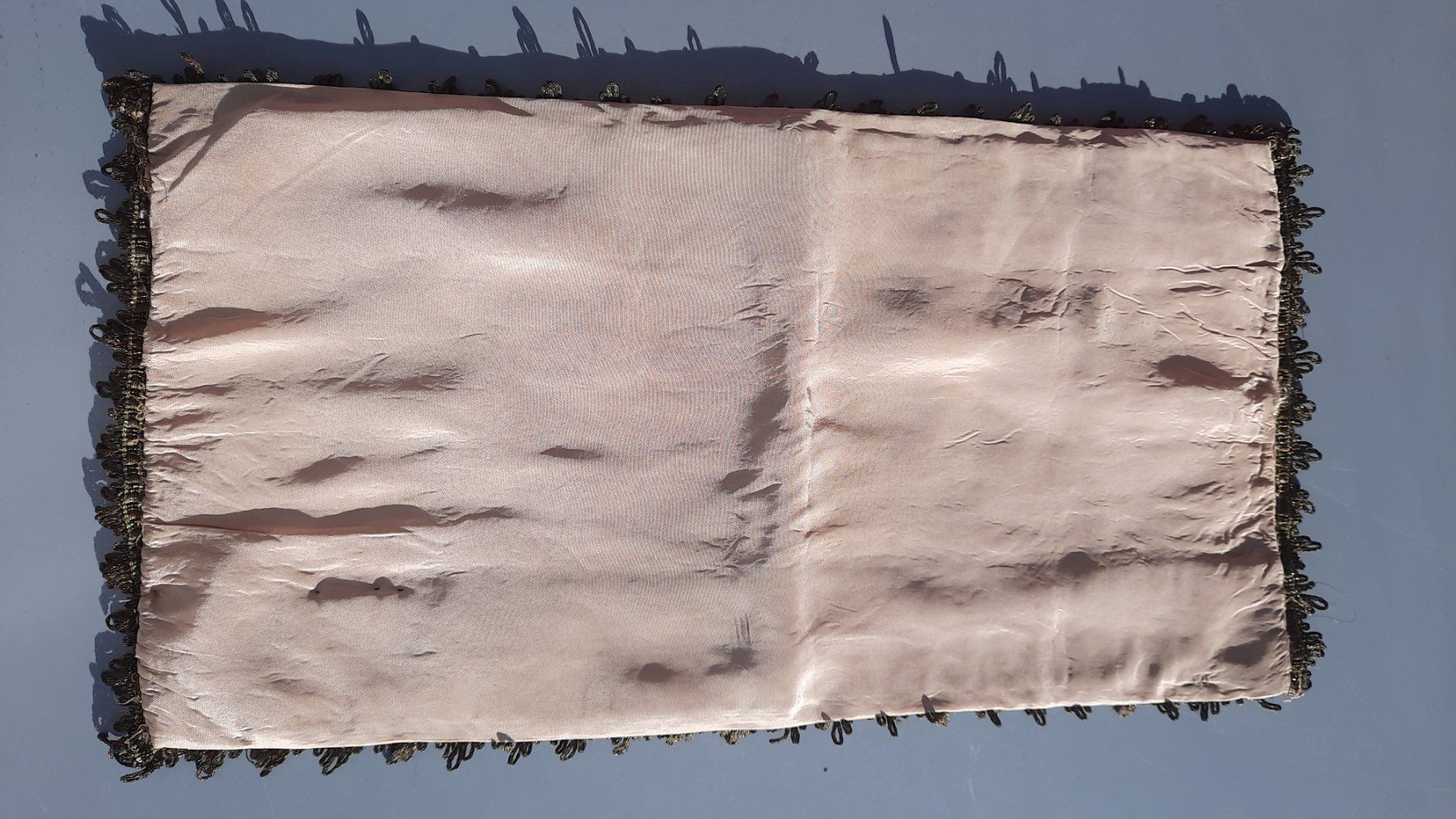 Coperte: Brokat Decke, antik 26x50 – Usato da Herrliberg venduto da AlexandraBopp 2