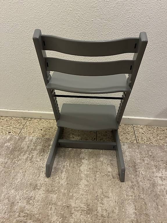 Stokke Chaises hautes: Stokke Tripp Trapp Kinderstuhl – D'occasion à Sevelen par vio_78h5 2