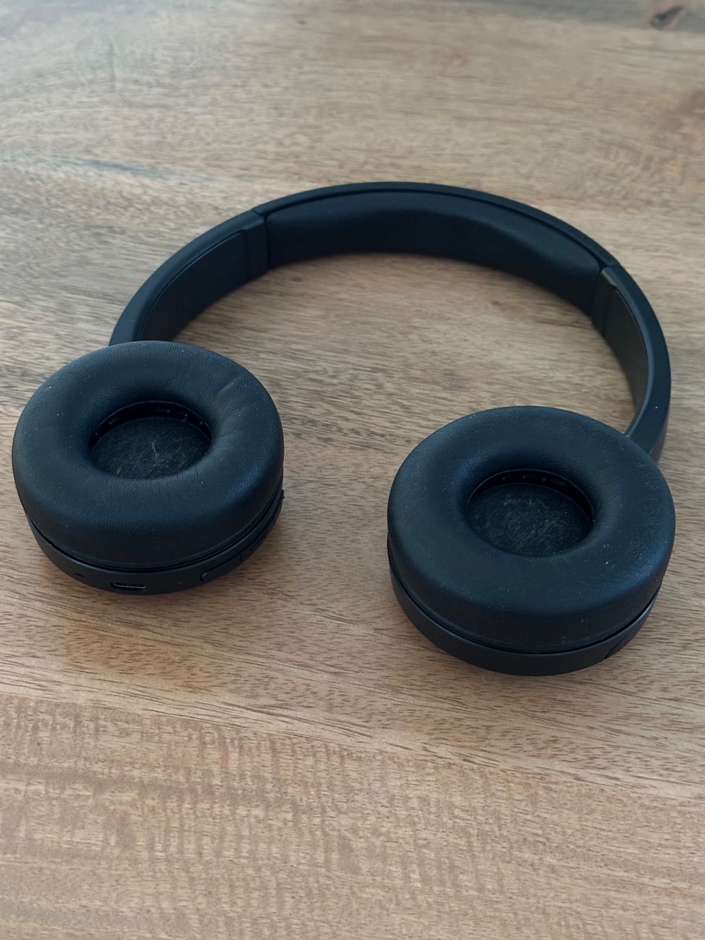 Sony Casques audio: schwarze Sony On-Ear Kopfhörer mit Bluetooth – D'occasion à Regensdorf par crln 4