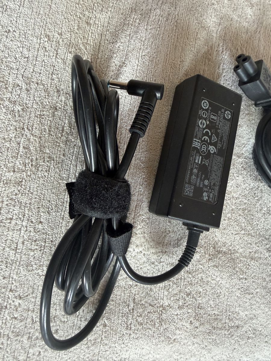 Hewlett Packard Caricabatterie: Chargeur HP Original - Parfait état ordinateur portable PC – Nuovo (secondo la descrizione) da Lausanne venduto da Stephaniesdressing 1