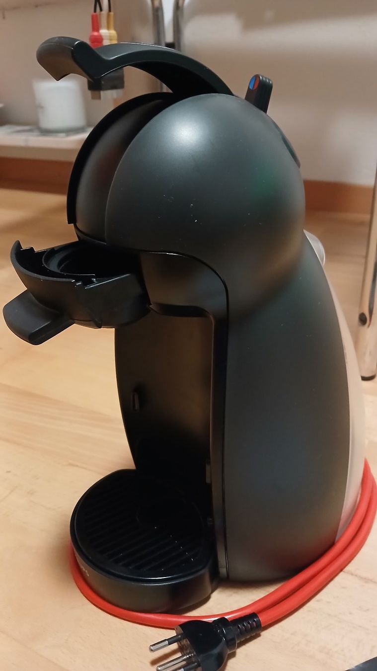 Nescafé Macchine per caffè & Macchine per espresso: NESCAFE DolceGusto Kaffee-Kapselmaschiene – Usato da hinwil venduto da tho_j6kz 9
