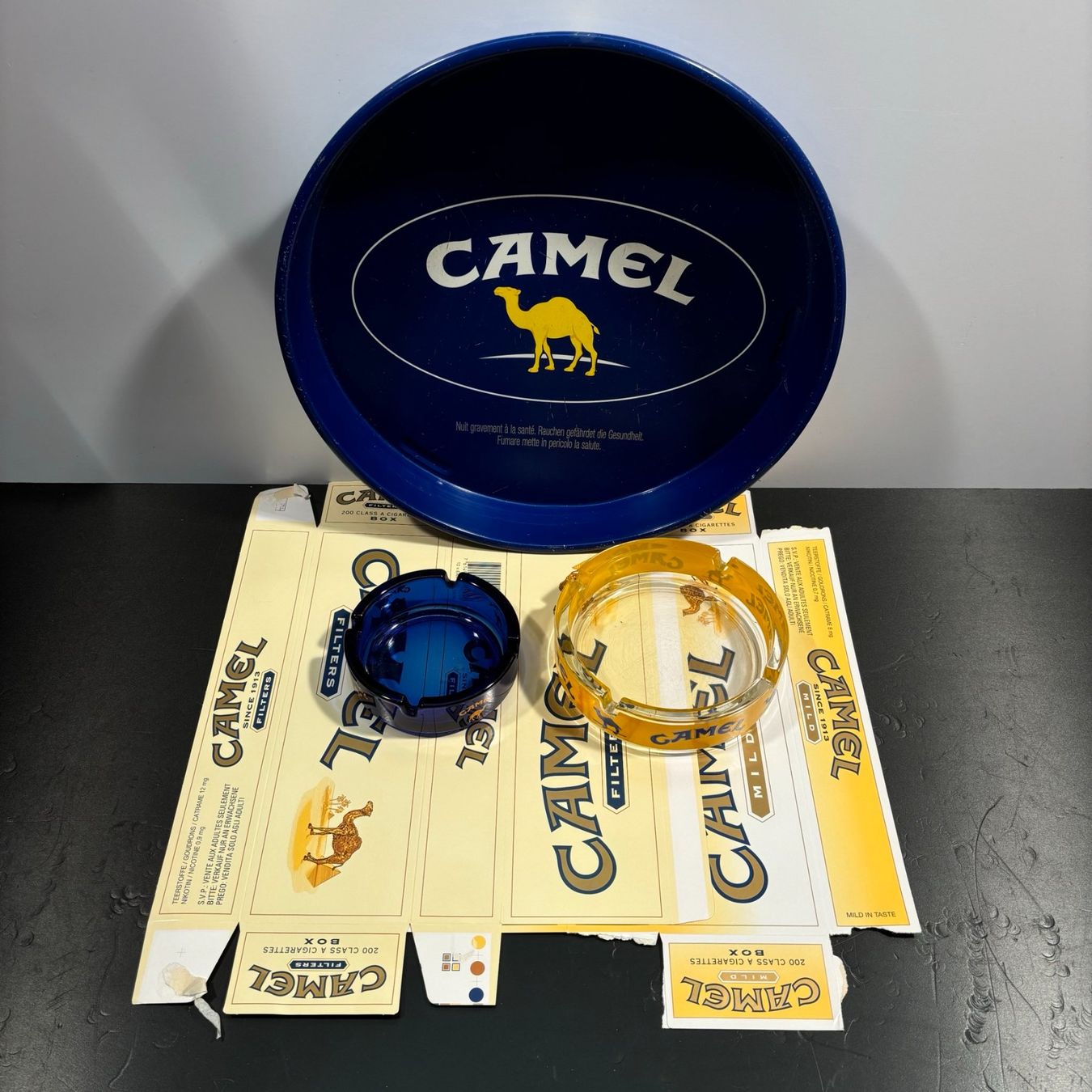 Camel Portacenere: 💥TOP Set Serviertablet Tablet ASCHENBECHER CAMEL ZIGARETTEN – Difettoso da Küsnacht ZH venduto da WARENSCHLEUDER