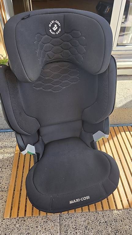 Seggiolini per auto: Maxi-Cosi isofix i-Size – Usato da Münchenstein venduto da mamo900