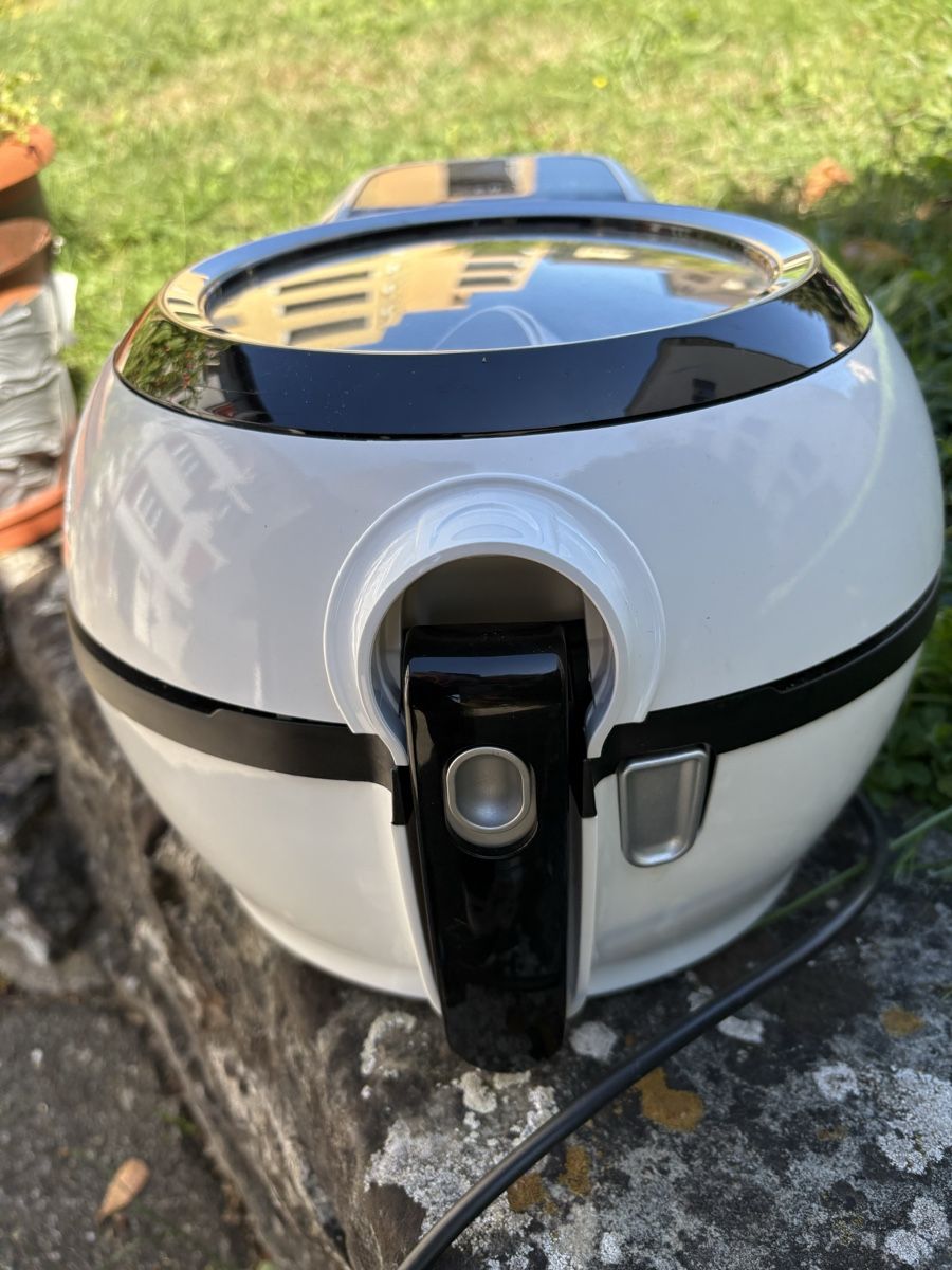 Tefal Elettrodomestici da cucina: Heissluftfritteuse Tefal ActiFry Genius weiss  – Nuovo (secondo la descrizione) da Zürich venduto da Sundaygirl 1
