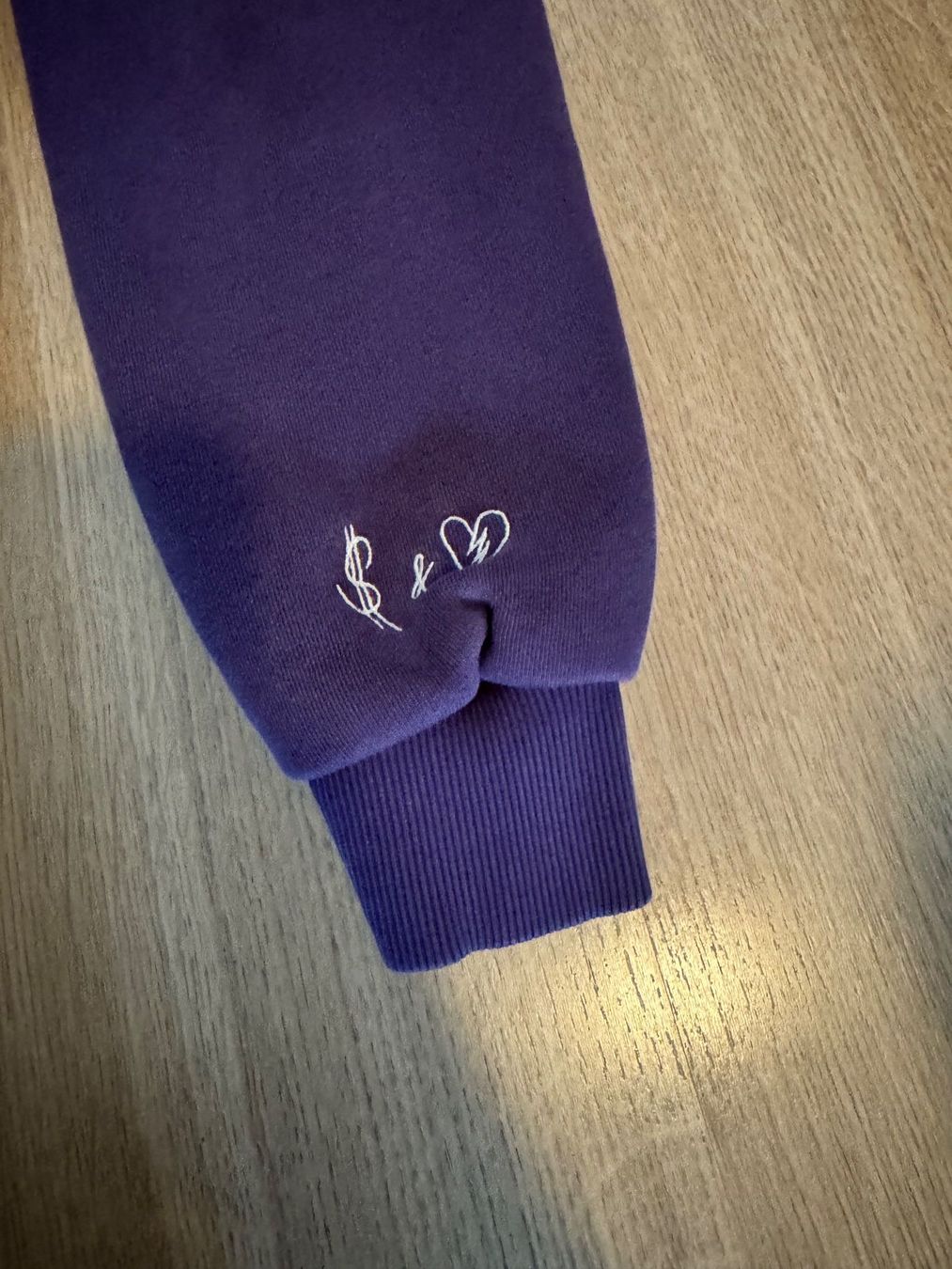 Pullover & Sweatshirts: BASIC Purple ZIP-HOODIE Dollars and Isyans – Gebraucht aus Meierskappel von kev_nn8q 1
