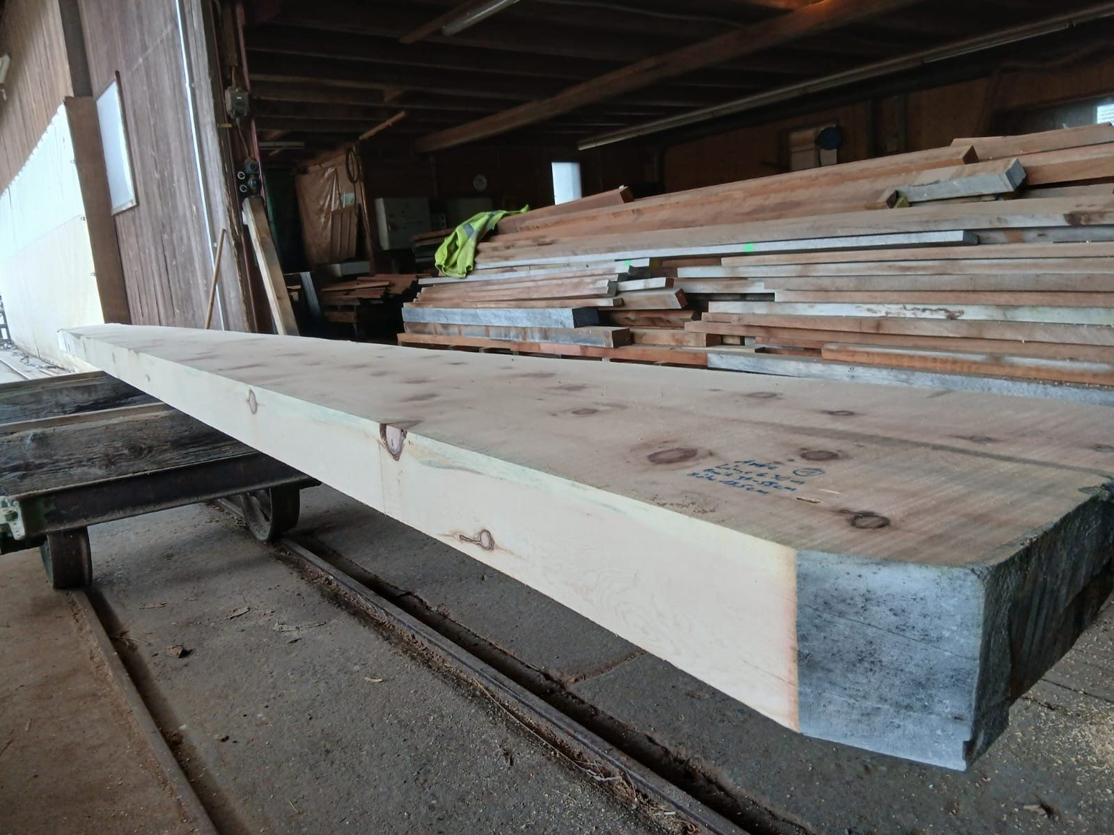 Articoli in legno: Arve Holz Balken Nr. 1 – Nuovo (secondo la descrizione) da Hasle LU venduto da Arag08 2