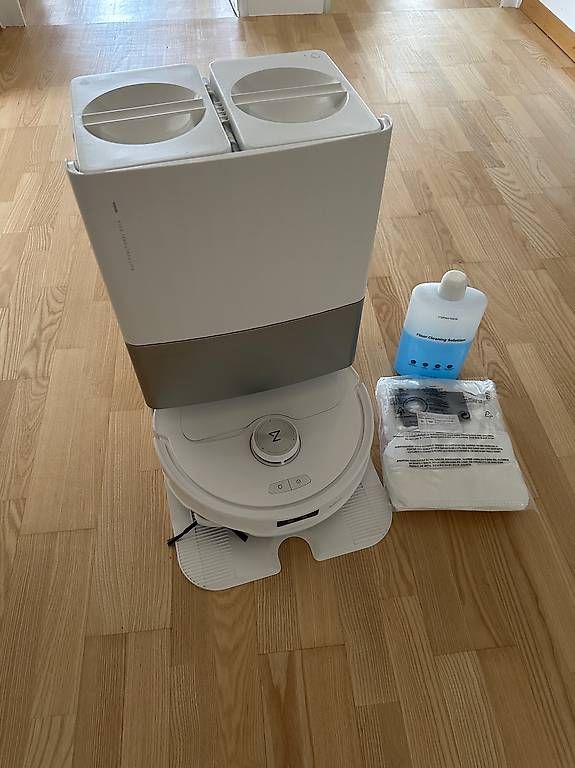Roborock Aspirateurs & Accessoires: Roborock Qrevo Master mit Multifunktions-Dockingstation – D'occasion à Uitikon Waldegg par anton_asb 4