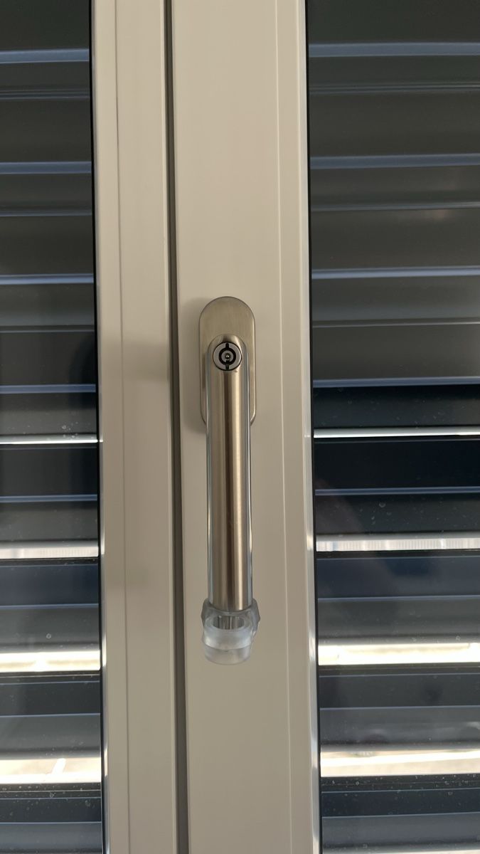 Fenster: 6 Abschliessbare Fenstergriffe – Gebraucht aus Emmenbrücke von Hamster-Traum