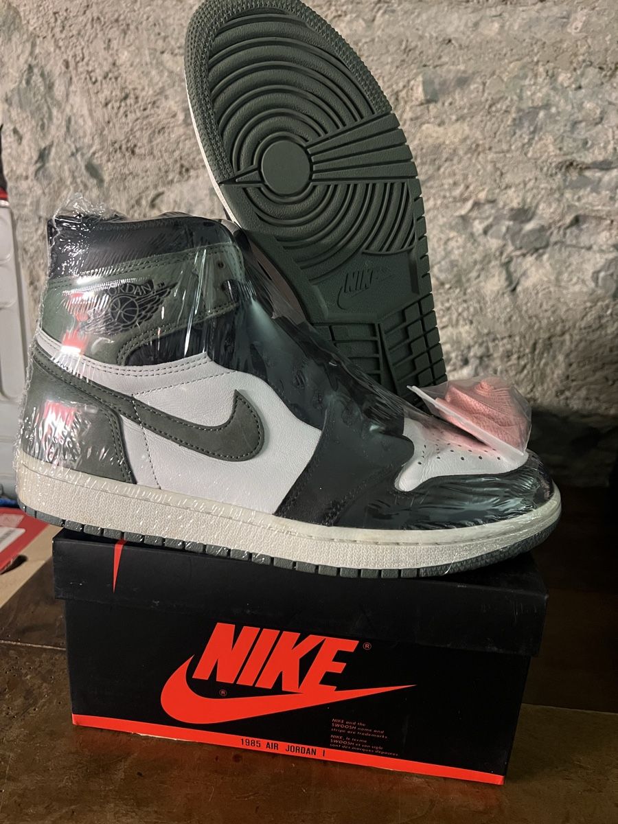 Jordan Scarpe da uomo: Air Jordan 1 High – Usato da Zürich venduto da Realvintagesale 1