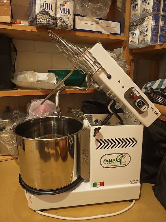 Elettrodomestici da cucina: Spiralkneter FAMAG Grilletta IM 10S – Usato da Weesen venduto da mHasanaj