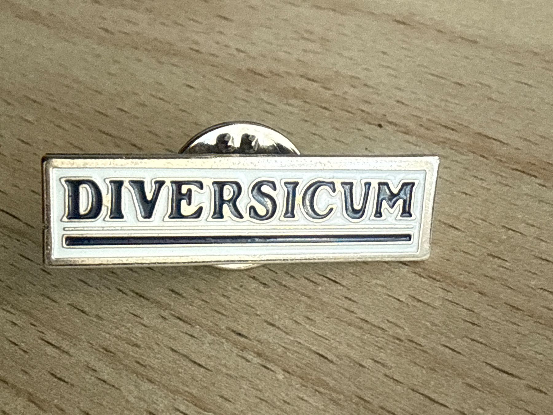 Plaquettes & Badges: Pin Diversicum – D'occasion à Glattbrugg par Schweigmatt