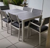 Jardin Ensemble Table 6 Chaises Gris avec Coussins Bon état
