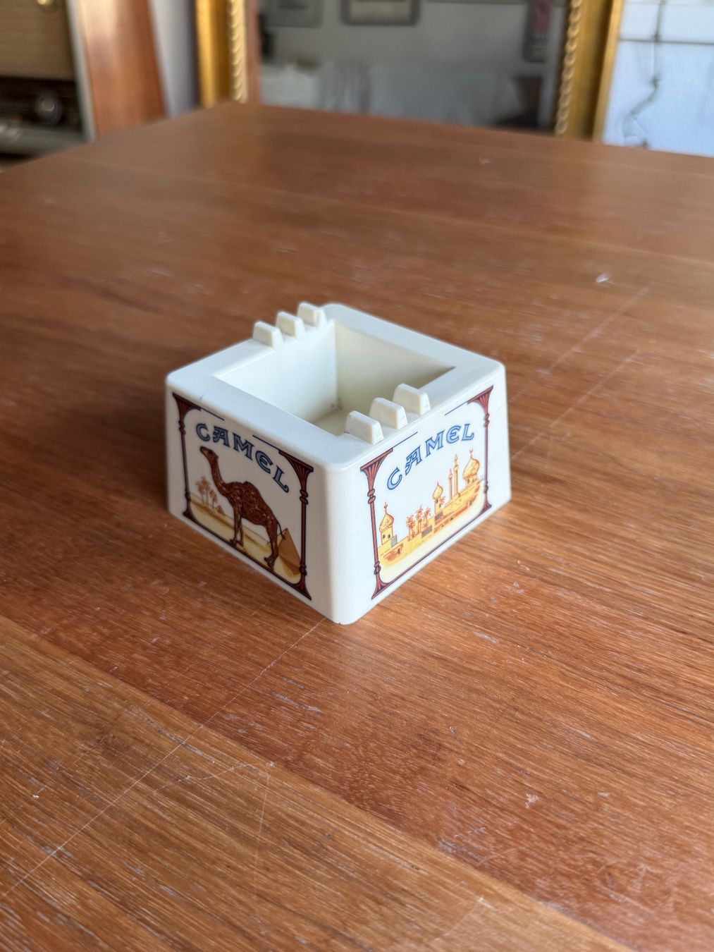Aschenbecher: Cendrier vintage Camel – Gebraucht aus Genève von math_cedra