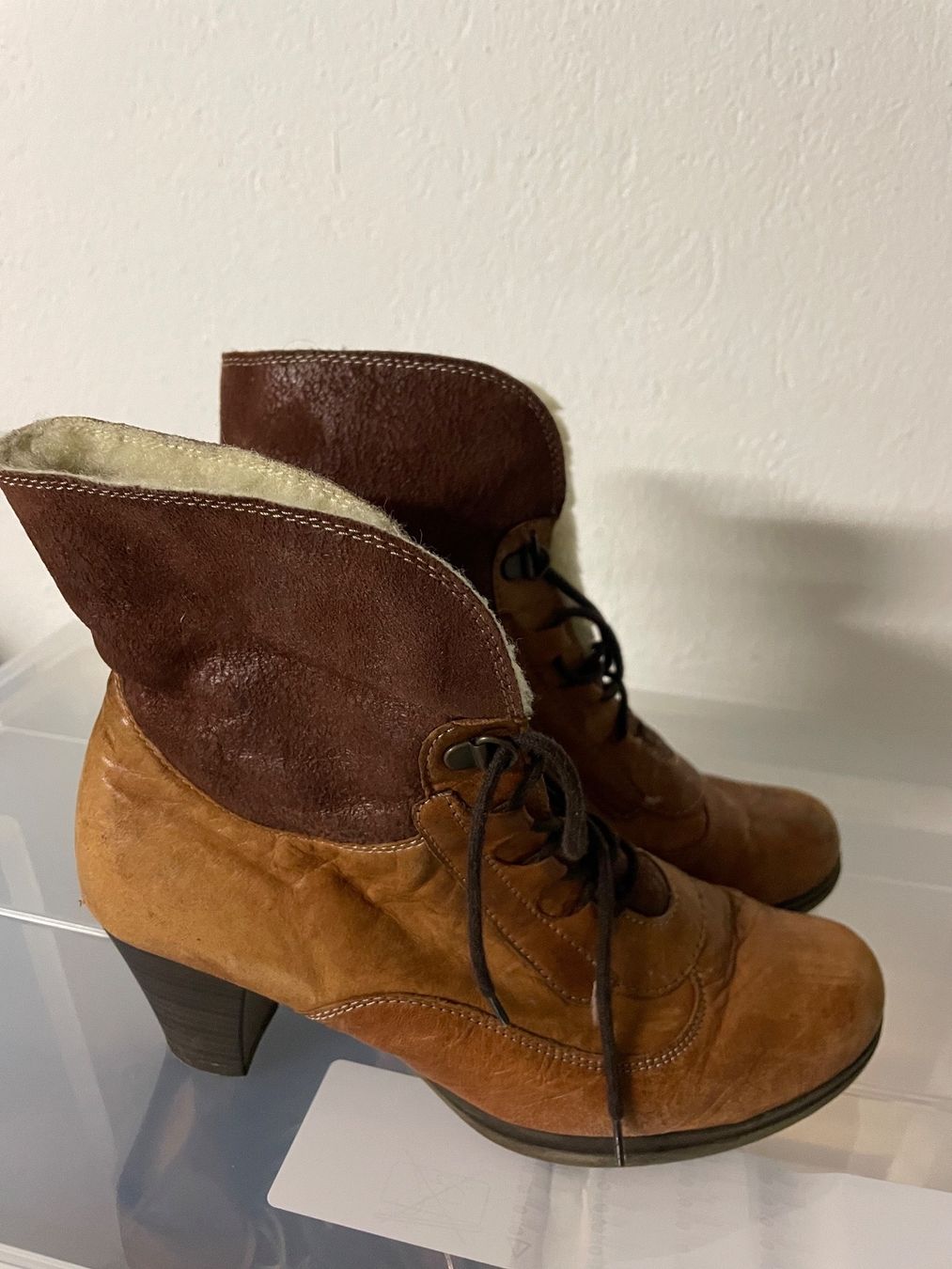 Scarpe da donna: Lederstiefel mit Schnürung und Warmfutter – Usato da Zollikerberg venduto da studtheol