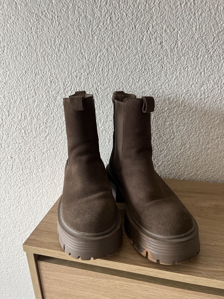 Bottes de soin: Wildlederstiefel – D'occasion à Gossau SG par kap_q7lj 2