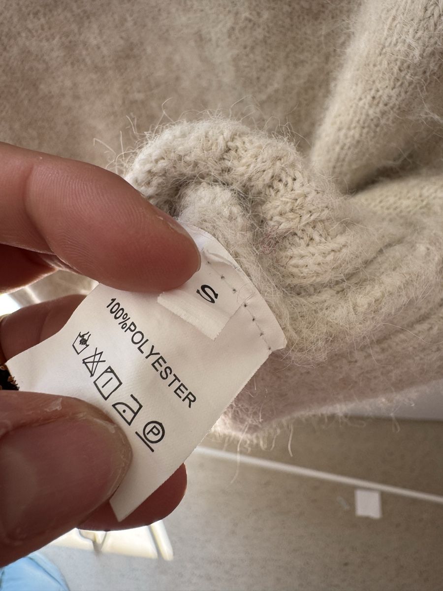 Pullover & Sweatshirts: Cremefarbener Strickpullover mit Bordeaux-Schleife – Gr. S  – Gebraucht aus Zürich von di_archive 2