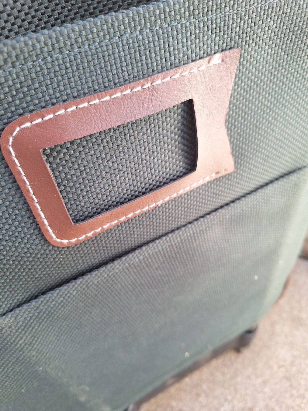 Reisekoffer: KLEINER GRÜNER ROLLKOFFER – Gebraucht aus Huttwil von Kunterbuntli 4