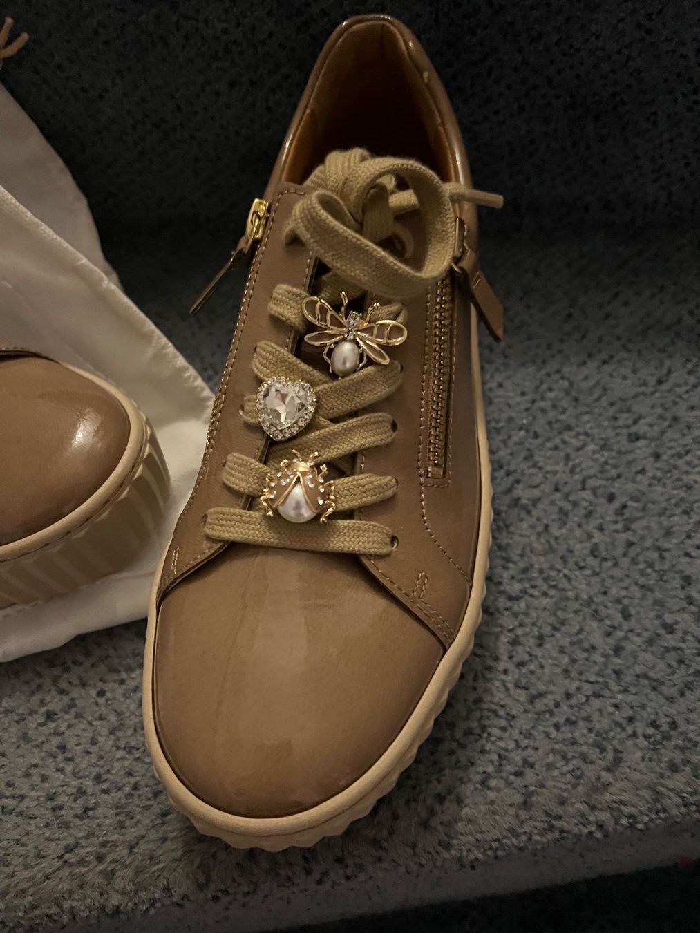 Gabor Scarpe da donna: Sneaker GABOR Grösse 6.5 neuwertig beige – Nuovo (secondo la descrizione) da Ruggell venduto da Malbuntiger01 6