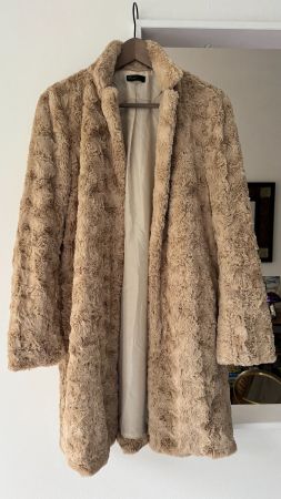Manteau beige douillet pour femme Benetton excellent état M