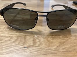 Lunettes à soleil neufs de marque Polarisant