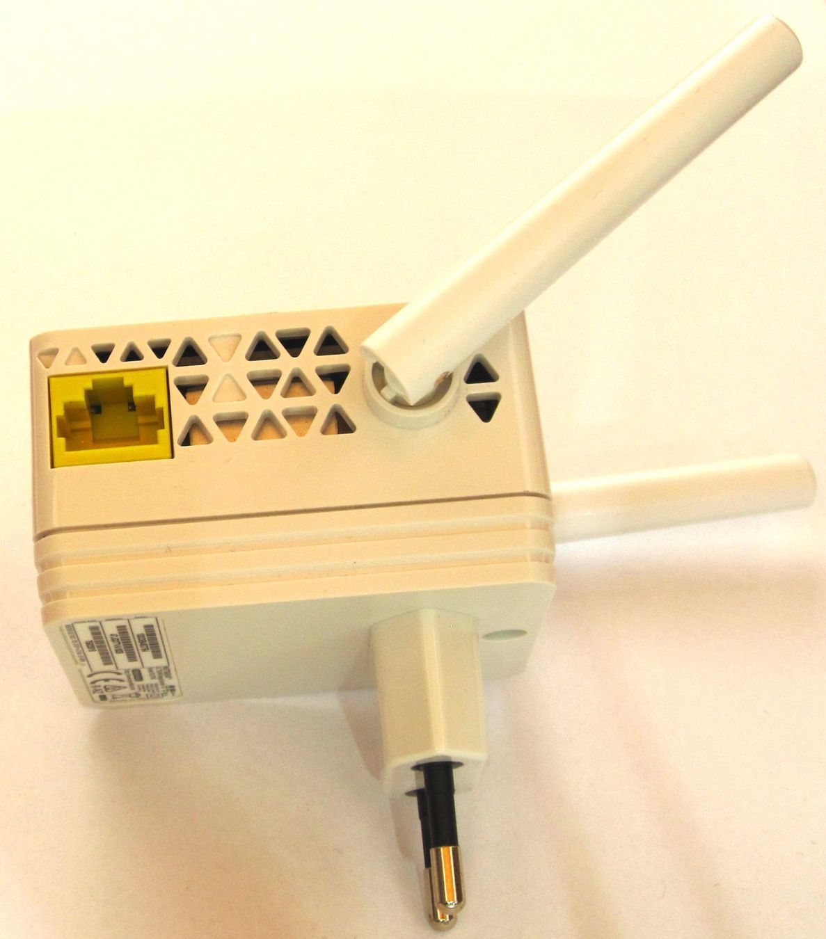 Netgear WiFi: NETGEAR EX3700-100PES AC750 WiFi Range Extender – Usato da Arni AG venduto da Softconsult 1