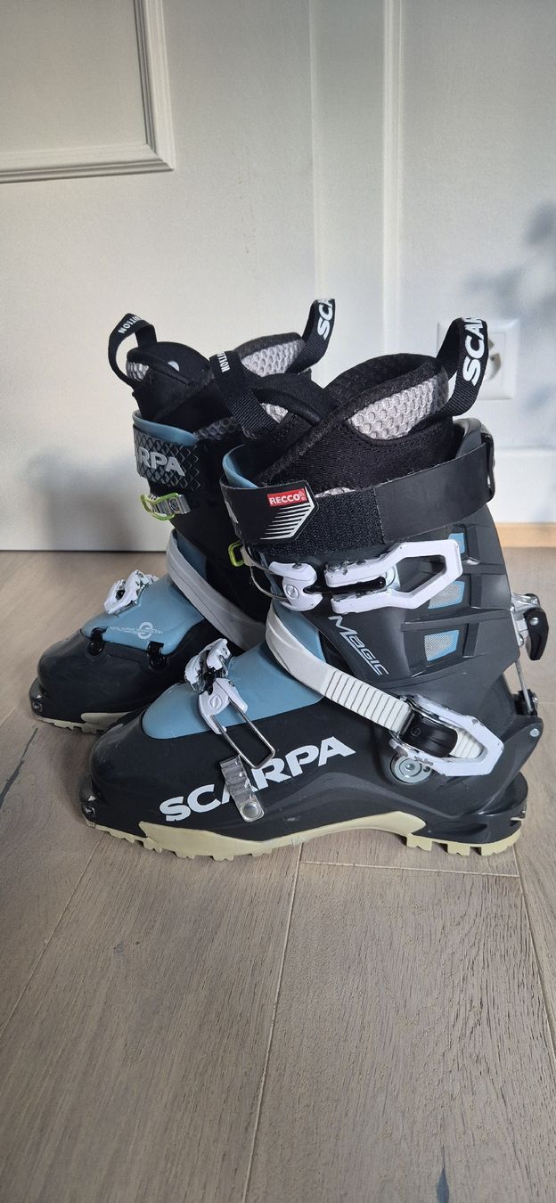 Scarpa Scarpe da donna: Scarpa Magic Skitourenschuh – Usato da Sion venduto da Noepeppi 2